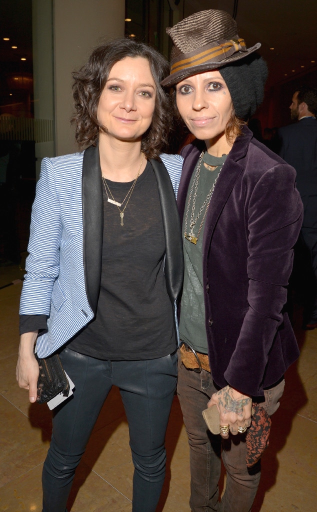 Sara Gilbert Marries Longtime Girlfriend Linda Perry! E! Online UK